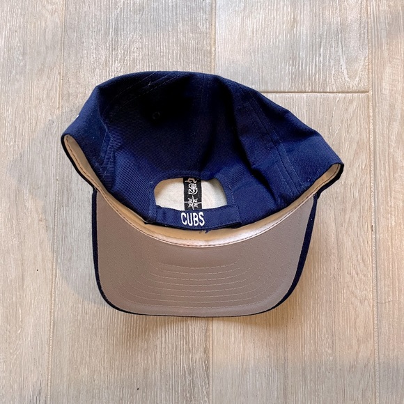 New Era Chicago Cubs Velcro-Back Hat - Picture 2 of 2